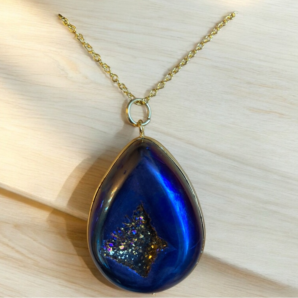 Gorgeous druzy large agate tear